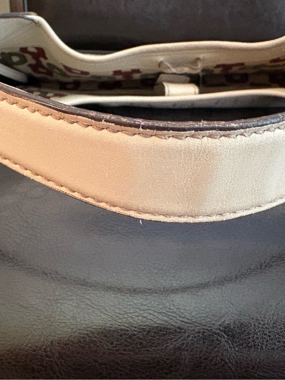 Beautiful Vintage Gucci Ivory GG Monogram Punch Hobo Bag with Gold Hardware - Picture 13 of 15